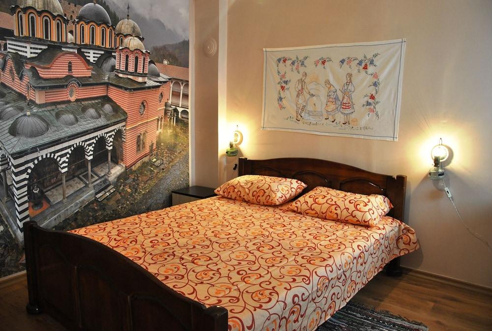 10 Coins Hostel & Tours София Экстерьер фото