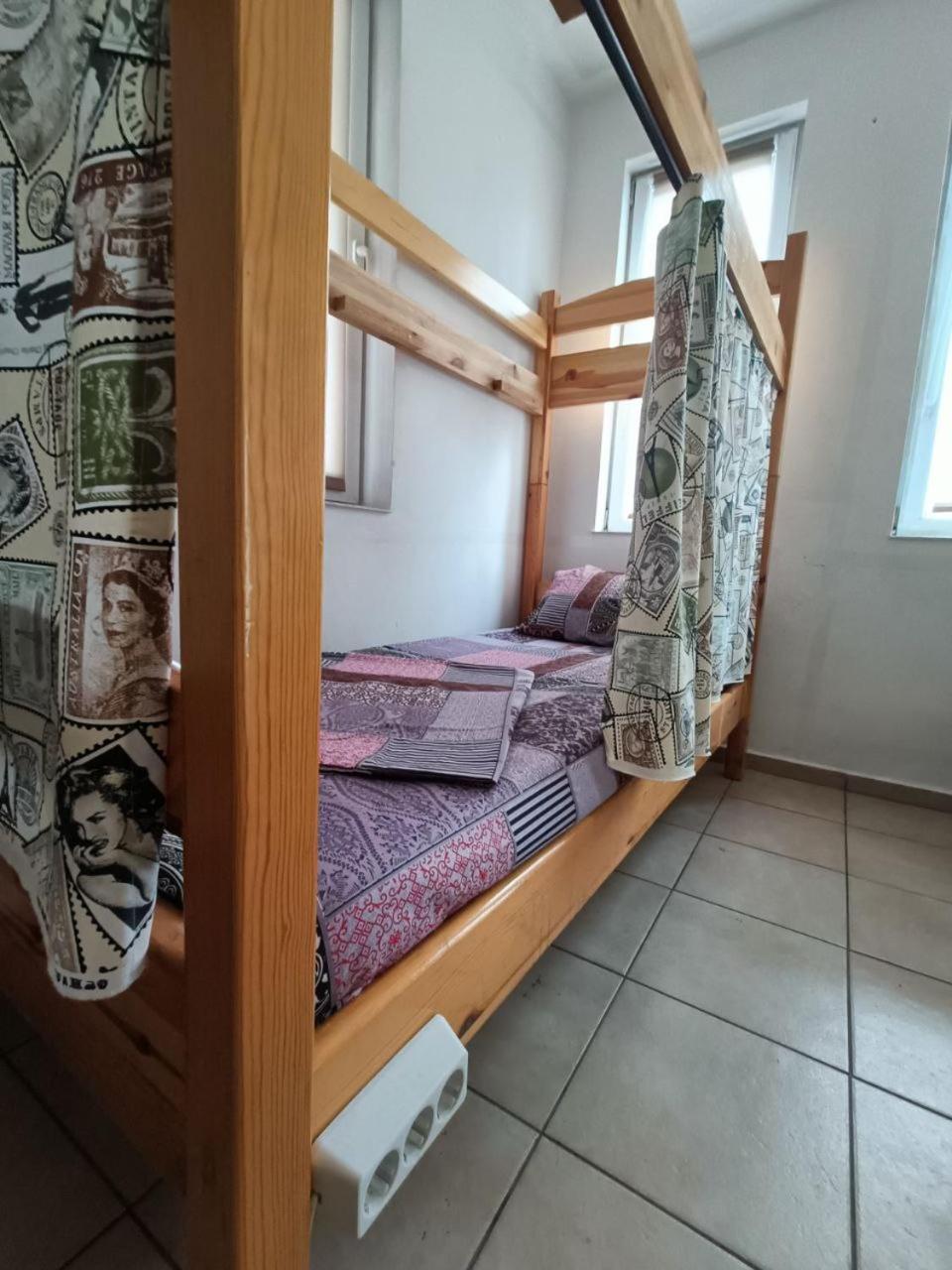 10 Coins Hostel & Tours София Номер фото
